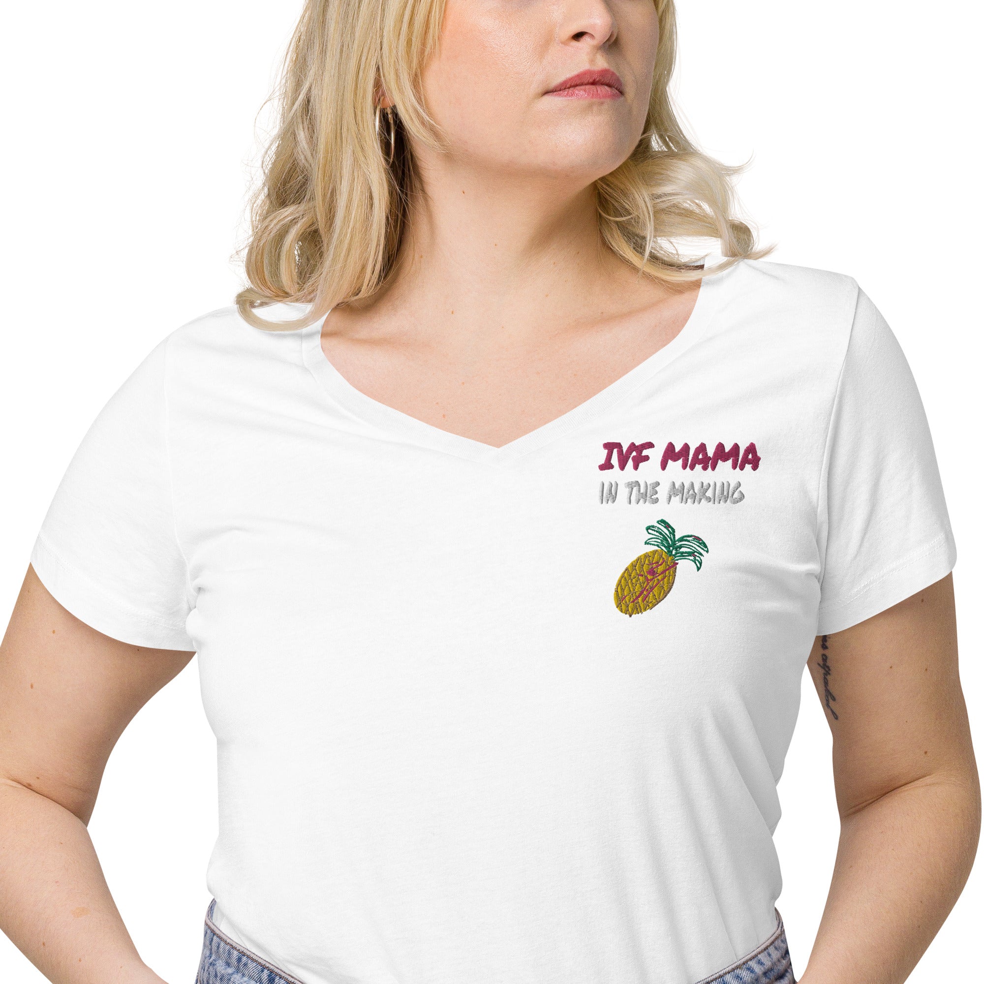 Ivf Mama in the making shirt fitted V-neck t-shirt - Young Hugs